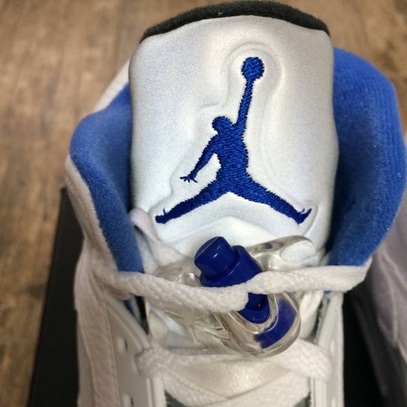 Jordan 5 Retro White Stealth (2021) M9, W10.5 - Picture 12 of 15